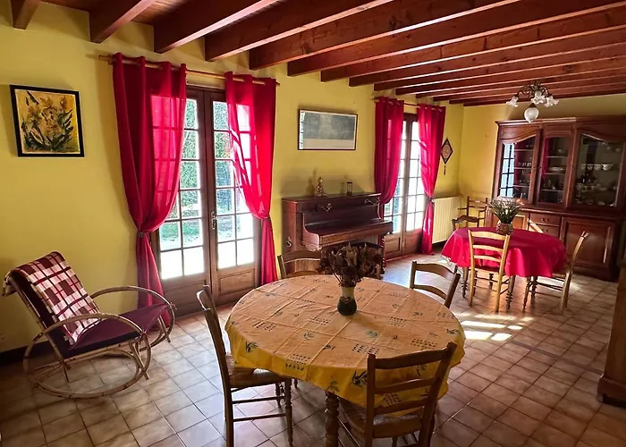 Maison De Campagne Cosy Dans La Verdure