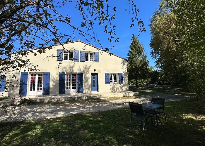 Maison De Campagne Cosy Dans La Verdure